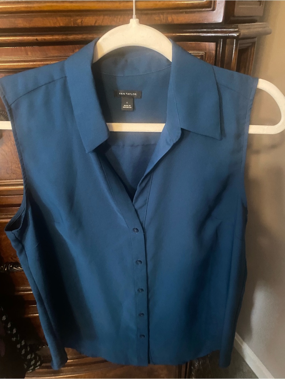 Ann Taylor teal sleeveless essential blouse